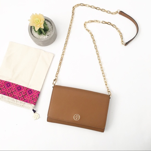 Tory Burch Handbags - Tory Burch Robinson Chain Wallet